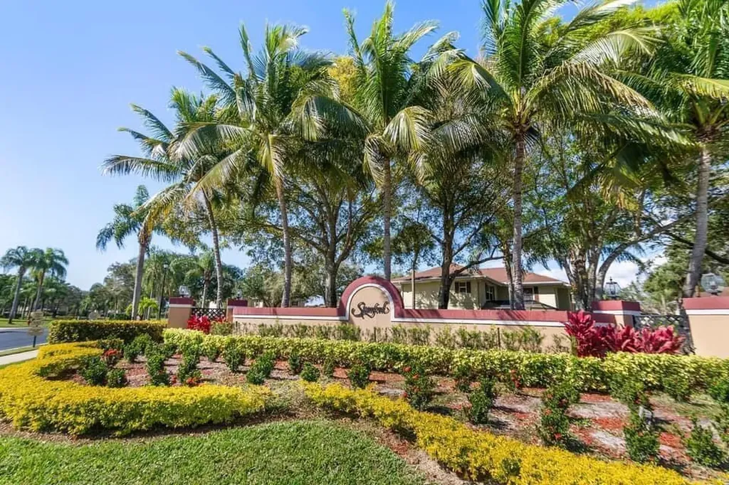 40 Essex Court Royal Palm Beach FL 33411