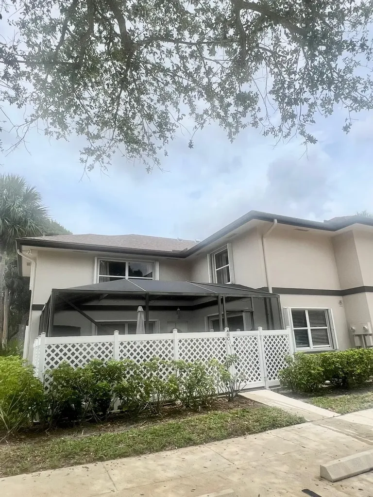 40 Essex Court Royal Palm Beach FL 33411