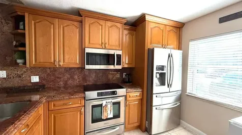 40 Essex Court Royal Palm Beach FL 33411