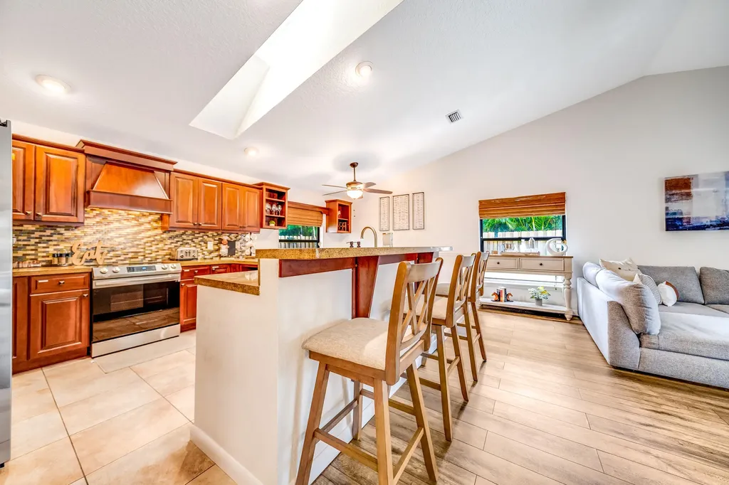 1637 Farmington Circle Wellington FL 33414