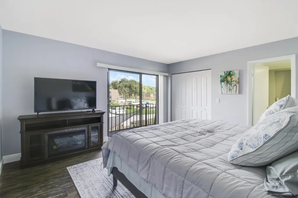 912 9th Court Palm Beach Gardens FL 33410