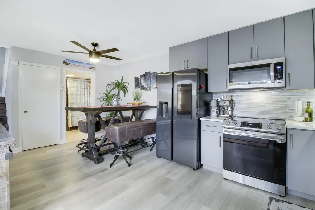 912 9th Court Palm Beach Gardens FL 33410
