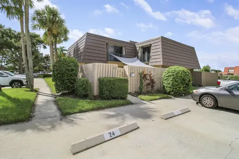 912 9th Court Palm Beach Gardens FL 33410