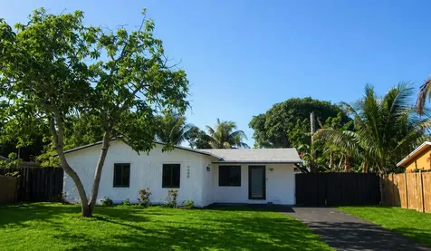 7708 SW 9th Street North Lauderdale FL 33068