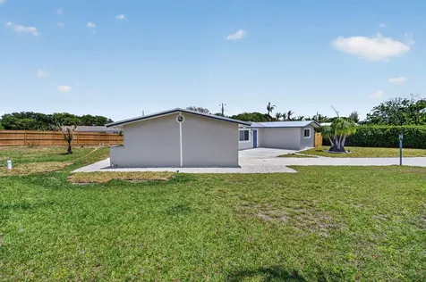 9361 SE Duncan Street Hobe Sound FL 33455