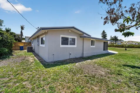 9361 SE Duncan Street Hobe Sound FL 33455