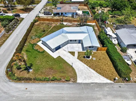 9361 SE Duncan Street Hobe Sound FL 33455