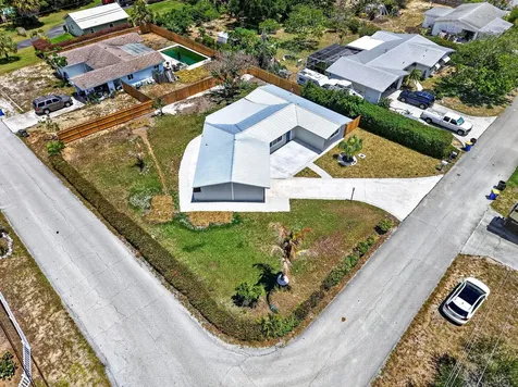 9361 SE Duncan Street Hobe Sound FL 33455