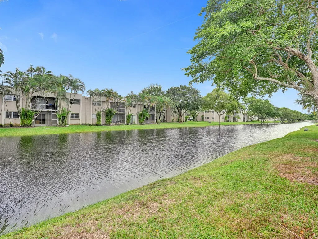 3747 E Valley Green Drive Davie FL 33328