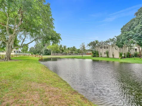 3747 E Valley Green Drive Davie FL 33328