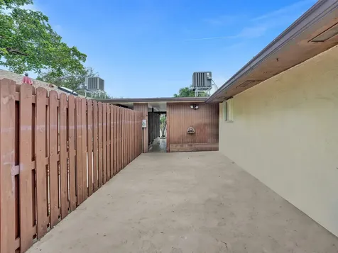 3747 E Valley Green Drive Davie FL 33328