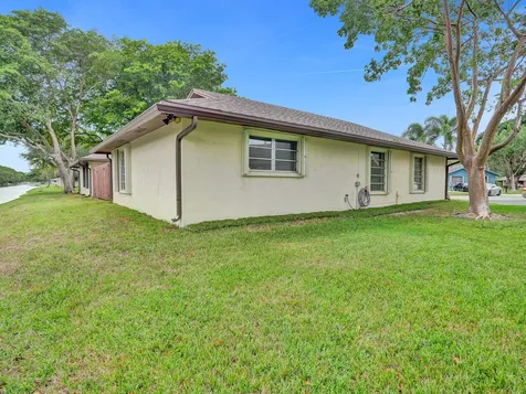 3747 E Valley Green Drive Davie FL 33328