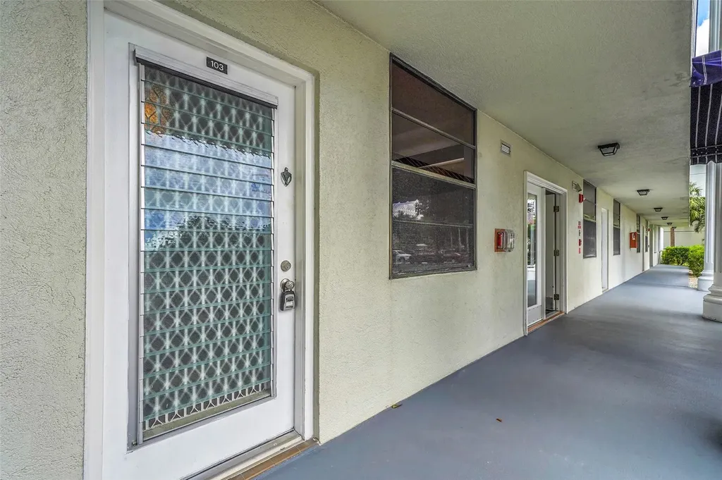 1713 Whitehall Drive Davie FL 33324