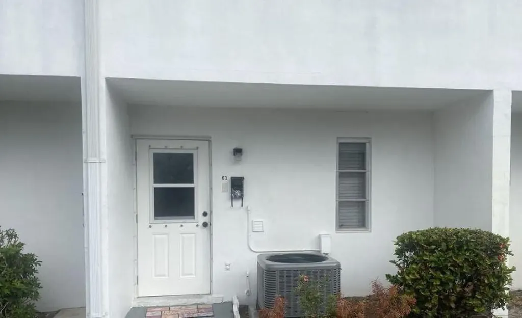 61 East Court Royal Palm Beach FL 33411