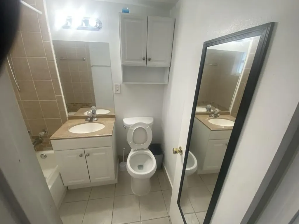 61 East Court Royal Palm Beach FL 33411