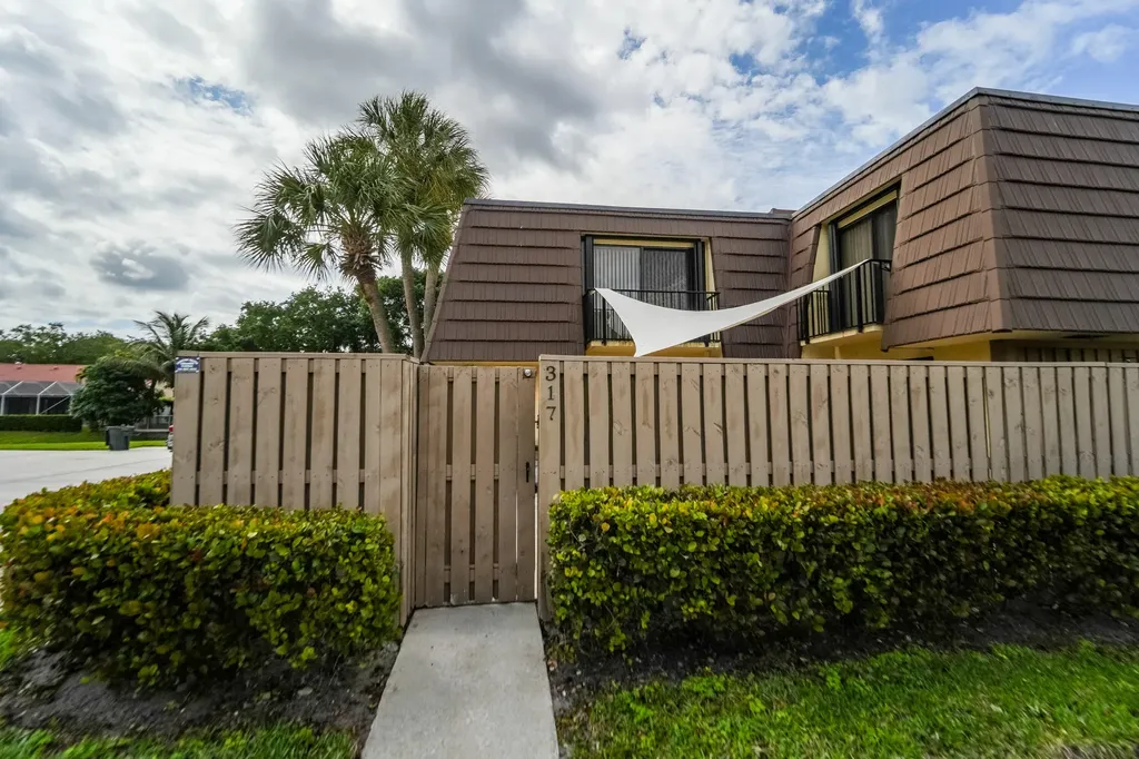 317 3rd Court Palm Beach Gardens FL 33410