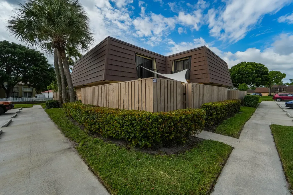 317 3rd Court Palm Beach Gardens FL 33410