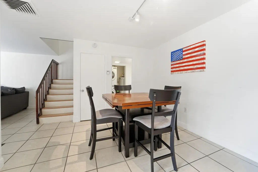 317 3rd Court Palm Beach Gardens FL 33410
