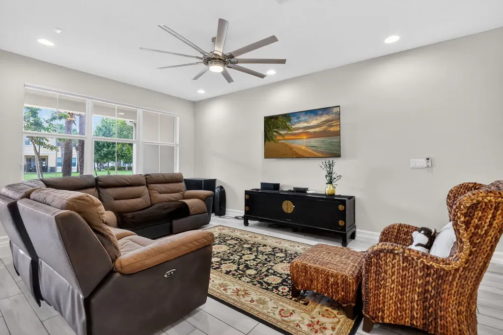 11945 Park Central Royal Palm Beach FL 33411