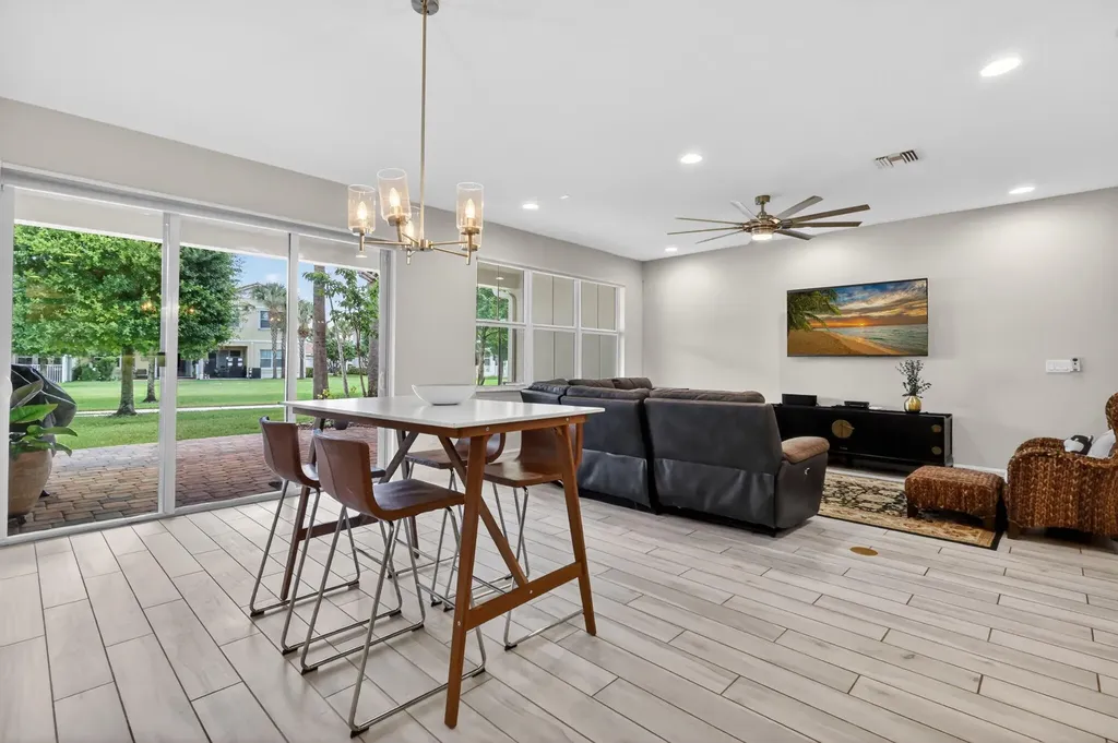 11945 Park Central Royal Palm Beach FL 33411