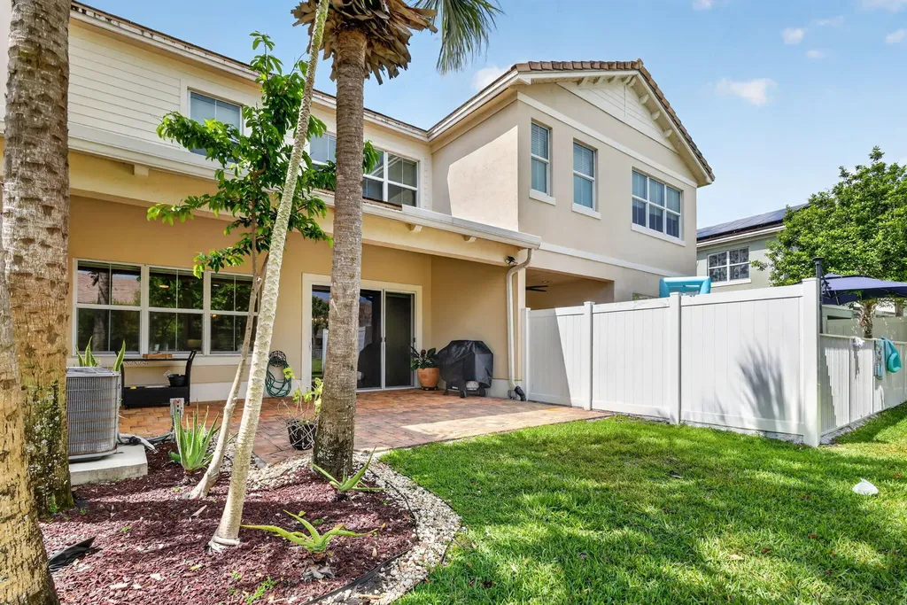 11945 Park Central Royal Palm Beach FL 33411