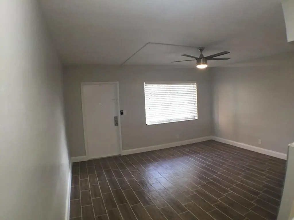660 Glouchester Street Boca Raton FL 33487