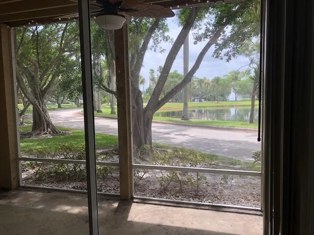 4767 Via Palm Lakes West Palm Beach FL 33417