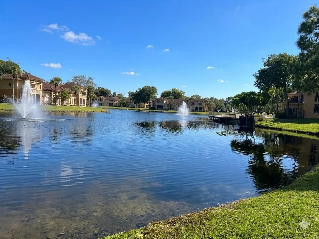 4767 Via Palm Lakes West Palm Beach FL 33417