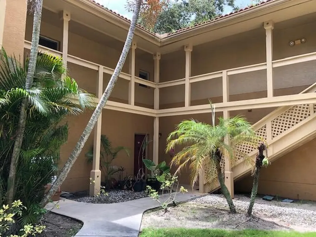 4767 Via Palm Lakes West Palm Beach FL 33417