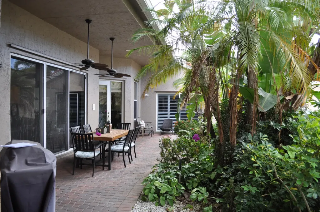 10034 Diamond Lake Drive Boynton Beach FL 33437