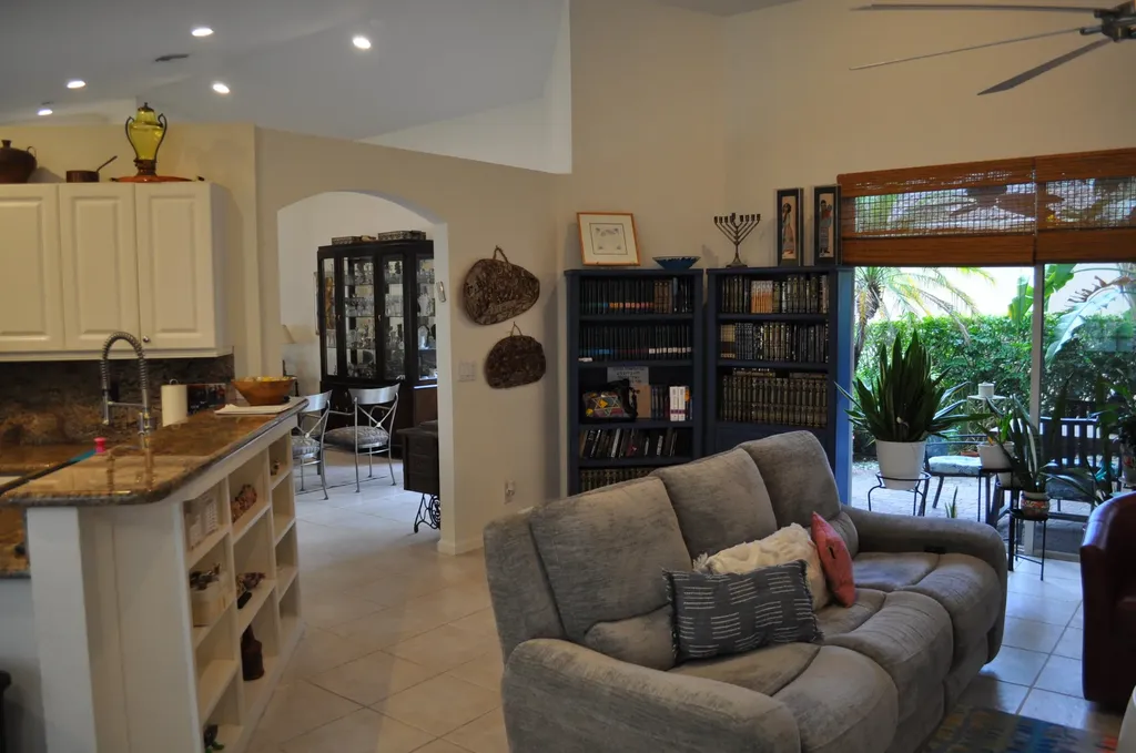 10034 Diamond Lake Drive Boynton Beach FL 33437