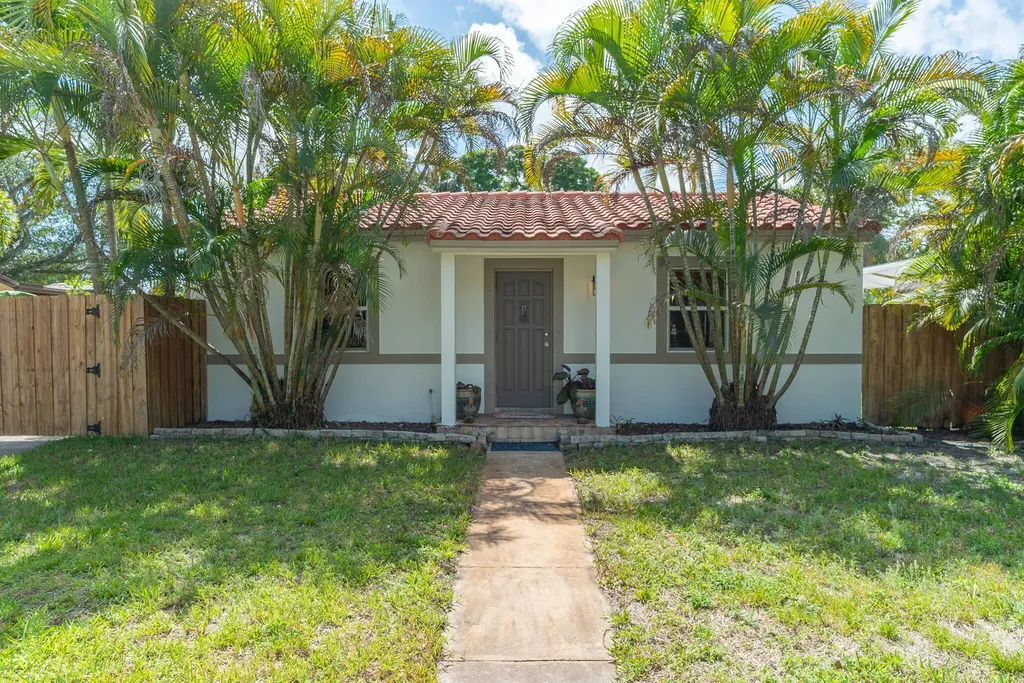 820 SW 18th Court Fort Lauderdale FL 33315