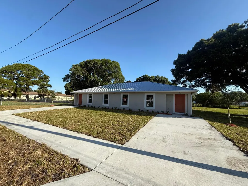 2710 Avenue Avenue E Fort Pierce FL 34947