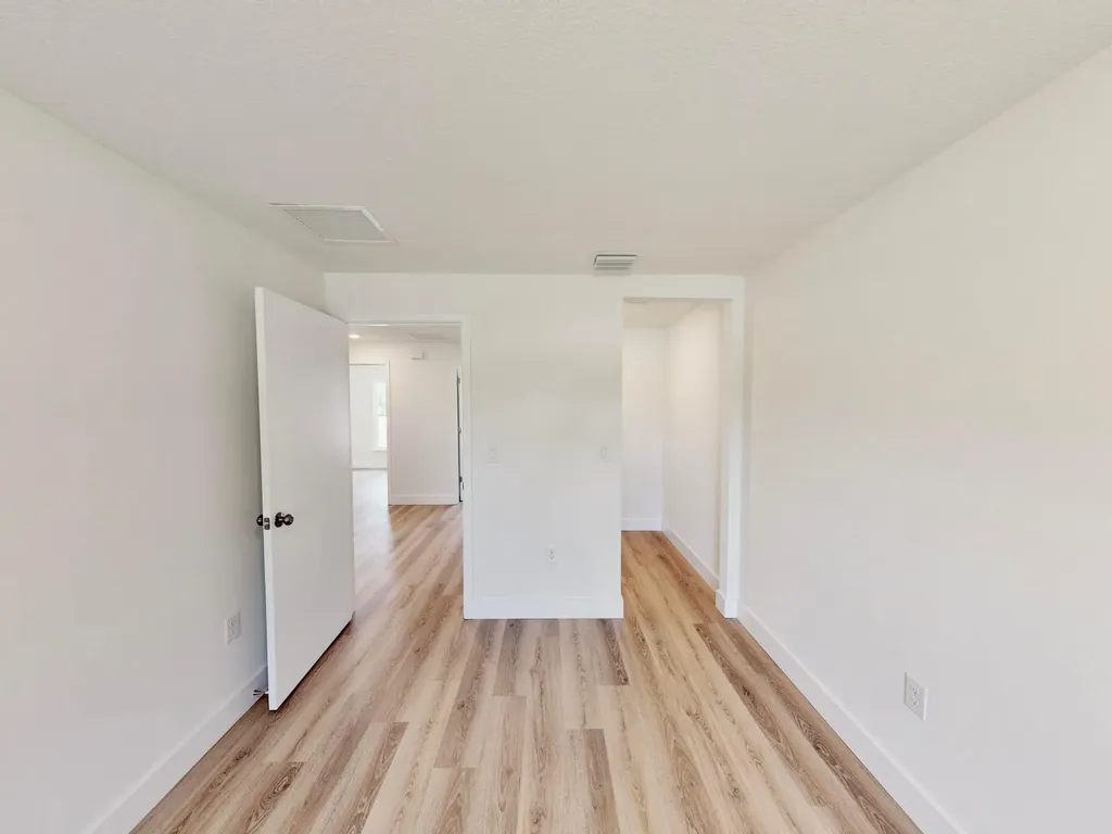2710 Avenue Avenue E Fort Pierce FL 34947