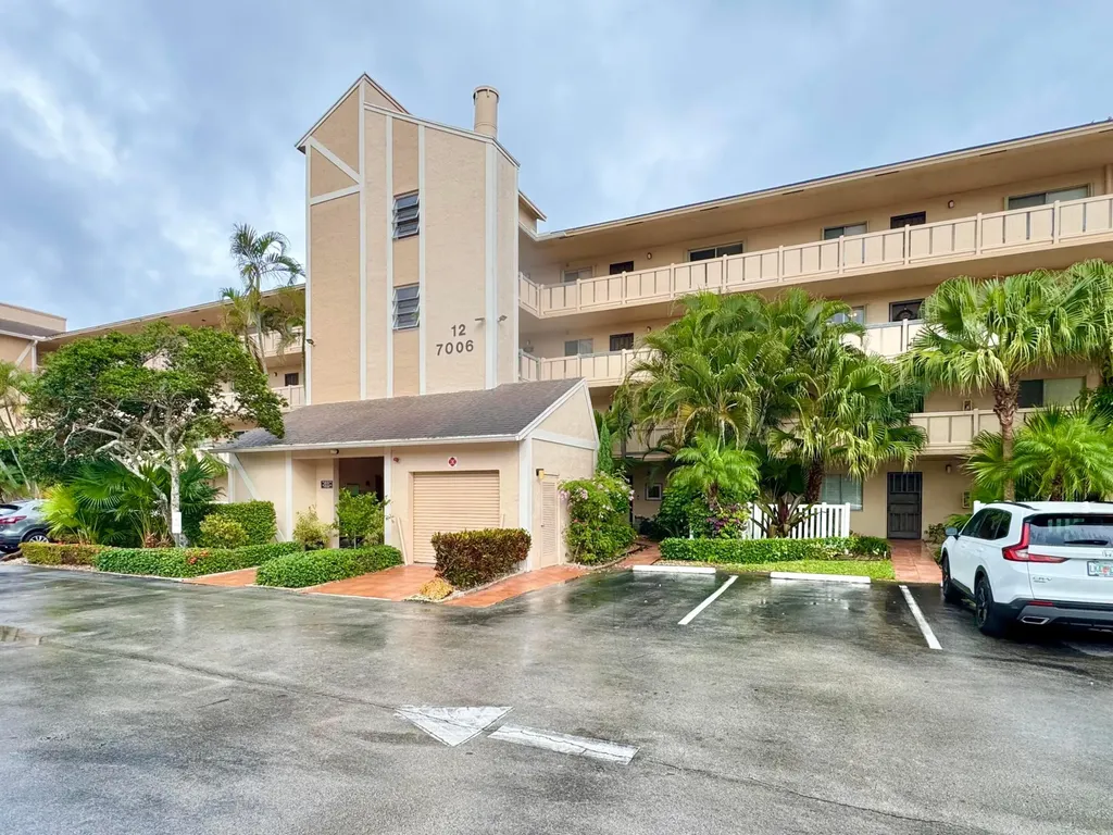 7006 Huntington Lane Delray Beach FL 33446