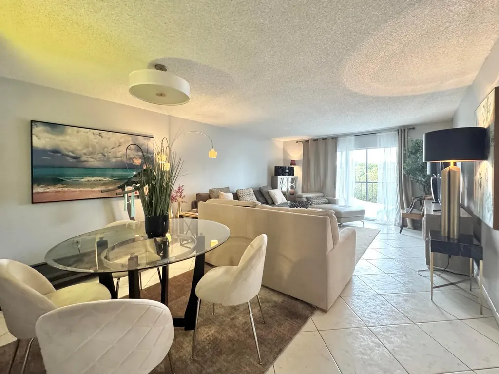 7006 Huntington Lane Delray Beach FL 33446