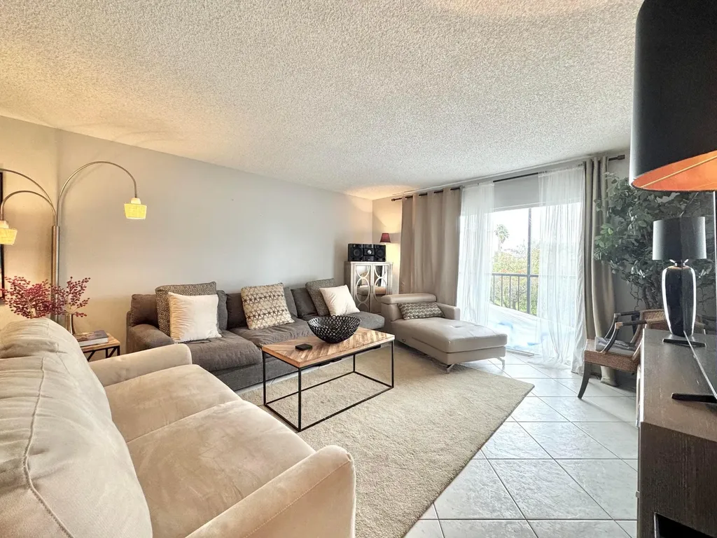 7006 Huntington Lane Delray Beach FL 33446