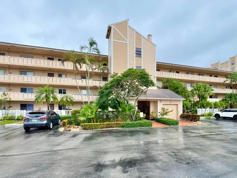7006 Huntington Lane Delray Beach FL 33446