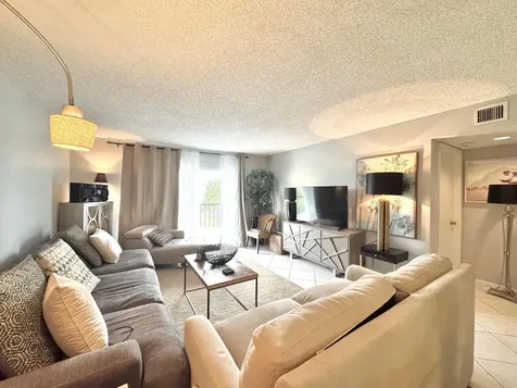 7006 Huntington Lane Delray Beach FL 33446