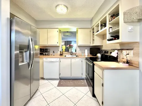 7006 Huntington Lane Delray Beach FL 33446