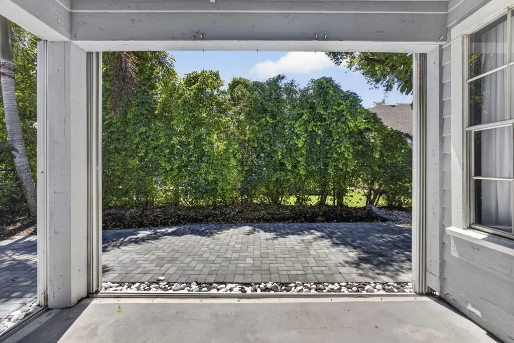 936 Honeytree Lane Wellington FL 33414