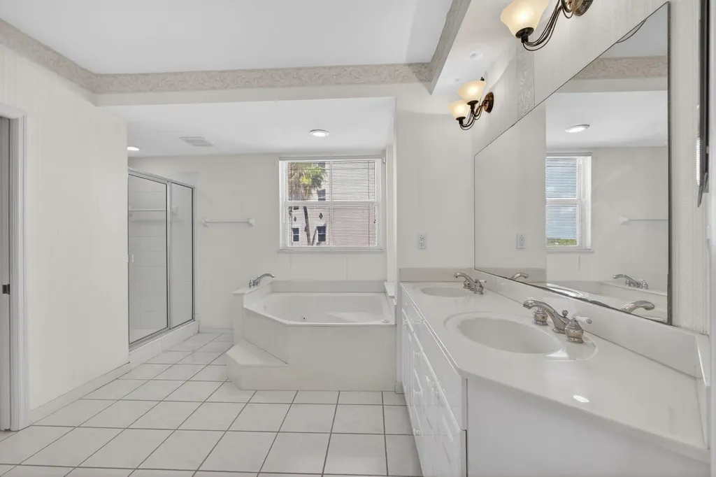 1660 S Highway A1a (plus Deeded Sep. Guest Quarters) Jupiter FL 33477