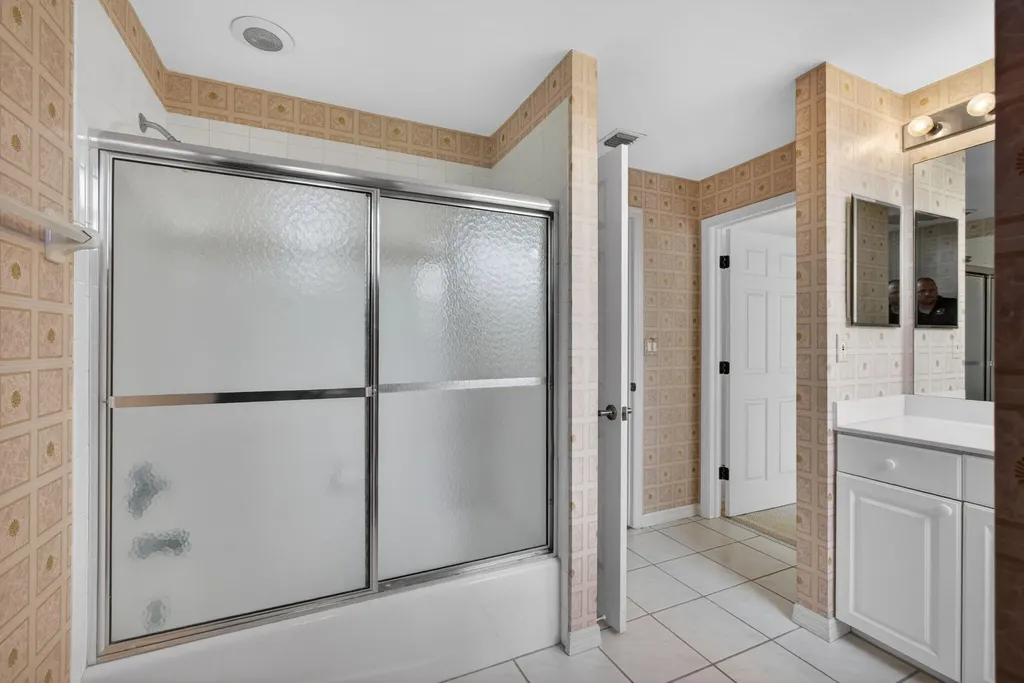 1660 S Highway A1a (plus Deeded Sep. Guest Quarters) Jupiter FL 33477