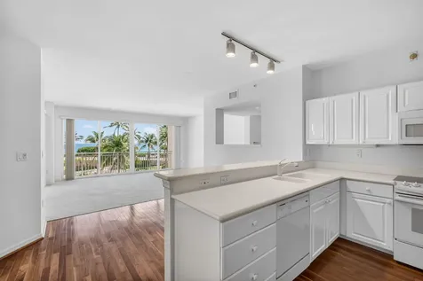 1660 S Highway A1a (plus Deeded Sep. Guest Quarters) Jupiter FL 33477
