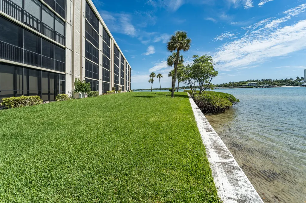 100 Intracoastal Place Jupiter FL 33469