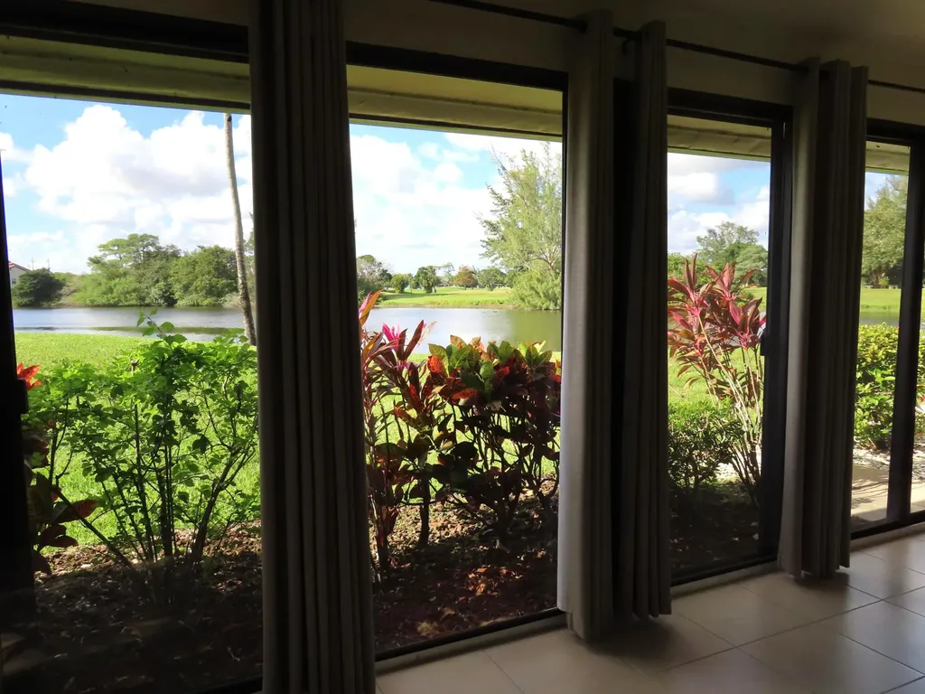 5558 Parkwalk Circle E Boynton Beach FL 33472