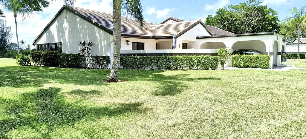 5558 Parkwalk Circle E Boynton Beach FL 33472