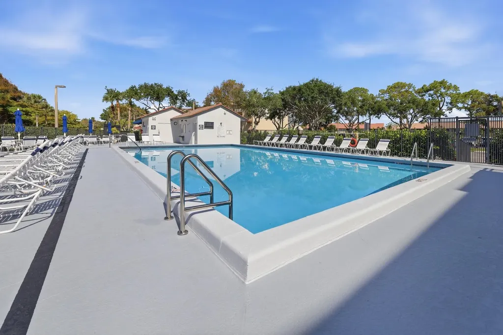 4725 E Lucerne Lakes Boulevard Boulevard E Lake Worth FL 33467
