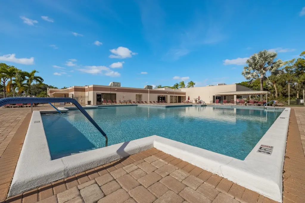 4725 E Lucerne Lakes Boulevard Boulevard E Lake Worth FL 33467