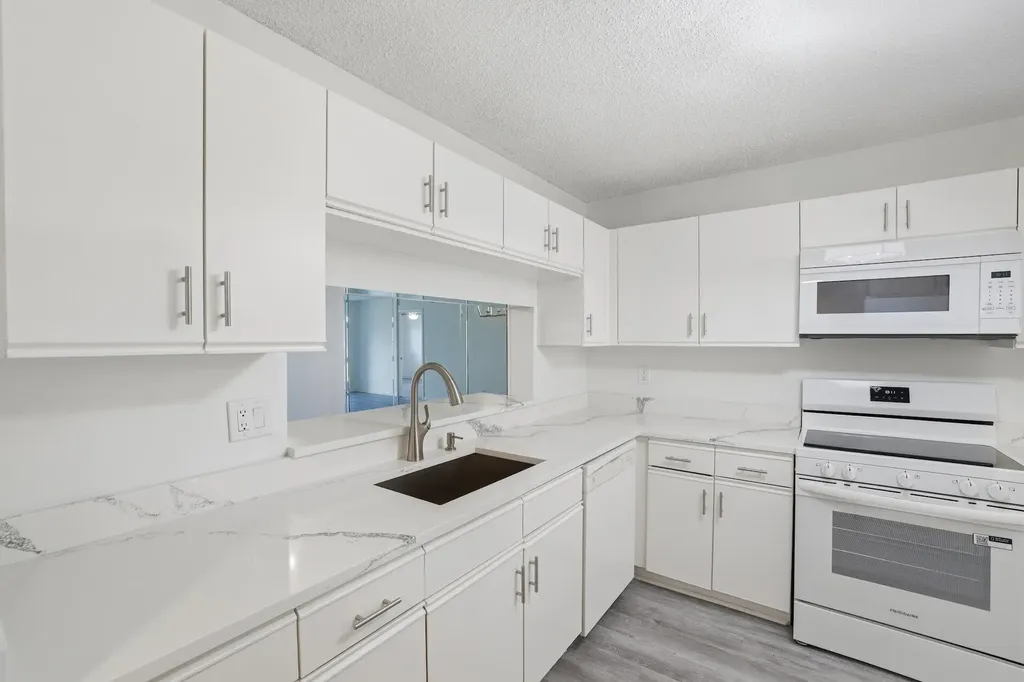 4725 E Lucerne Lakes Boulevard Boulevard E Lake Worth FL 33467